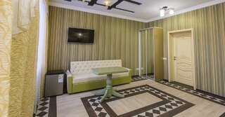 Гостиница Monomakh | Hotel Томск Номер люкс с 1 двуспальной кроватью-4