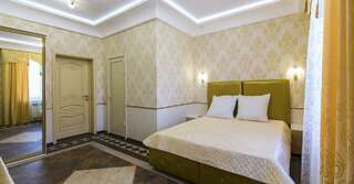 Гостиница Monomakh | Hotel Томск Номер полулюкс с 1 двуспальной кроватью-4